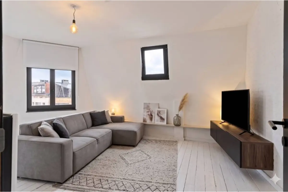 Appartement te  koop in Antwerpen 2060 145000.00€ 1 slaapkamers 52.00m² - Zoekertje 783772