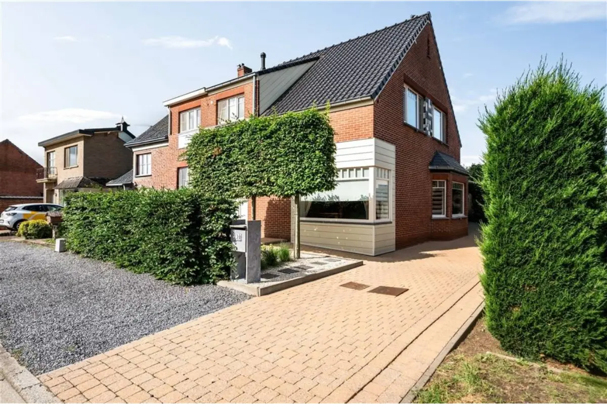 Huis te  koop in Geel 2440 379000.00€ 3 slaapkamers 140.00m² - Zoekertje 783916