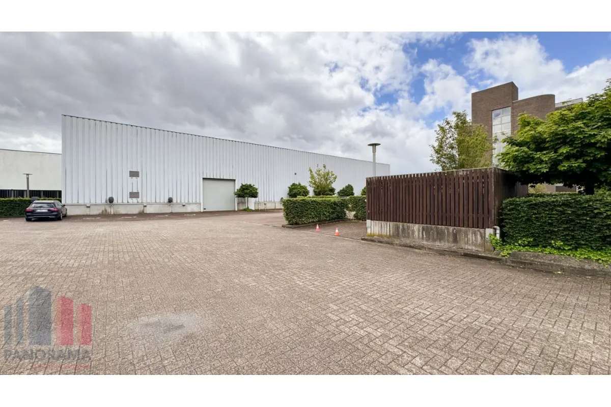 Handelszaak te  huur in Kontich 2550 43988.00€  slaapkamers 12000.00m² - Zoekertje 785361