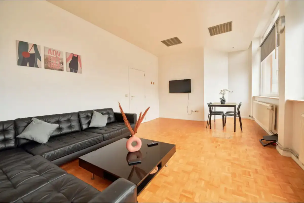 Appartement te  huur in Borgerhout 2140 2600.00€  slaapkamers m² - Zoekertje 785459