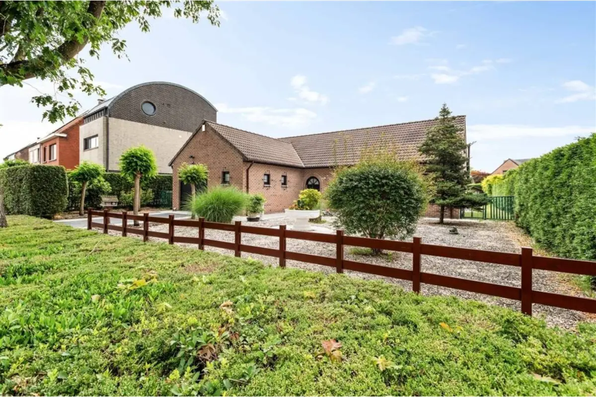 Villa te  koop in Lint 2547 625000.00€ 4 slaapkamers 178.00m² - Zoekertje 784969