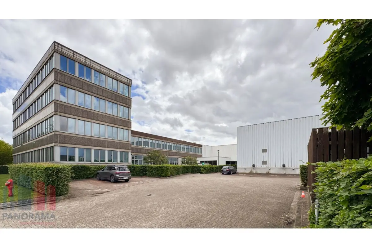 Handelszaak te  huur in Kontich 2550 4935.00€  slaapkamers 1316.00m² - Zoekertje 785365