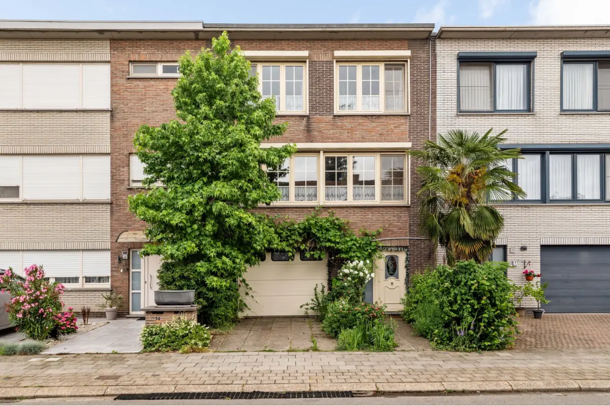Huis te  koop in Ekeren 2180 379000.00€ 4 slaapkamers 227.00m² - Zoekertje 786397