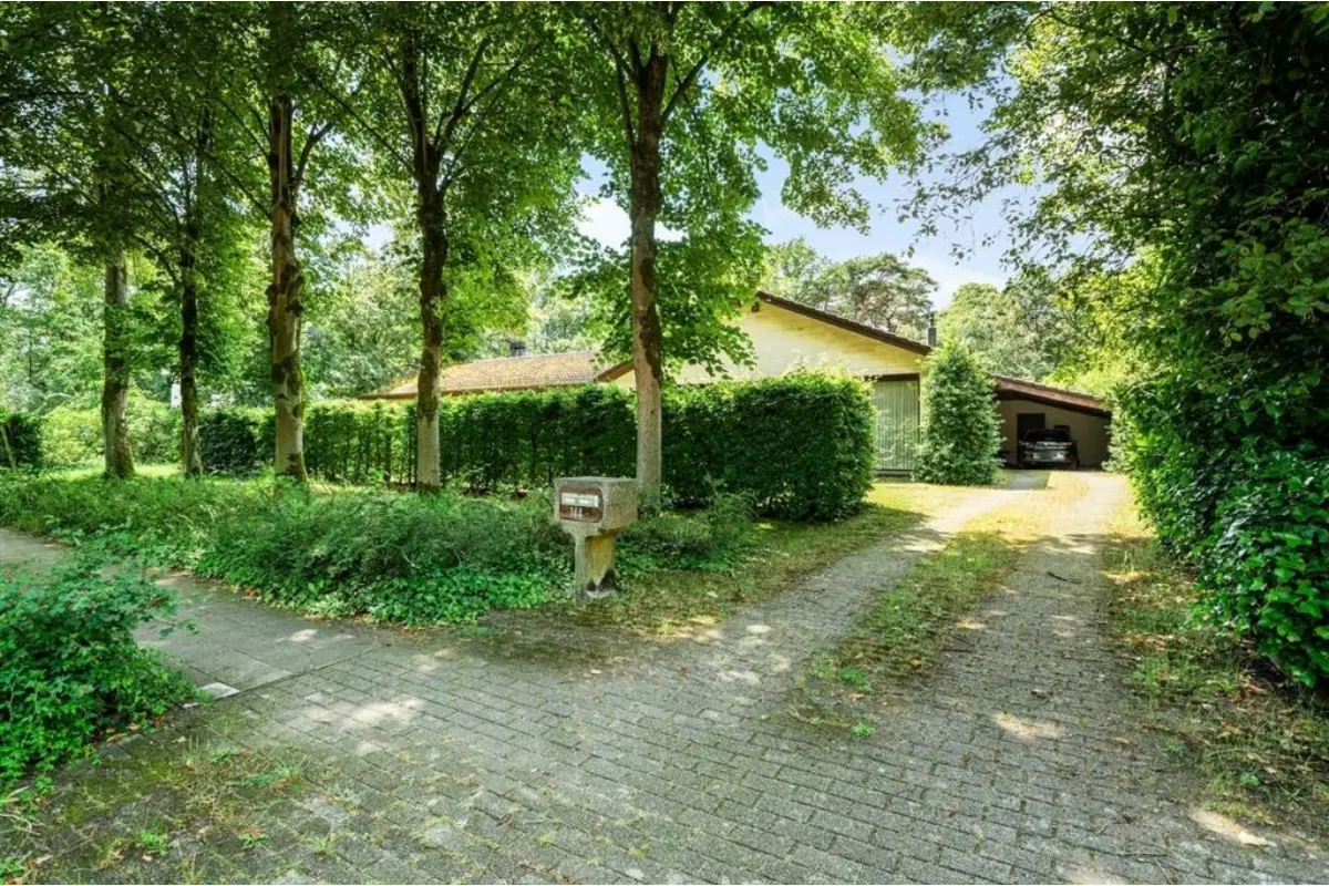 Huis te  koop in Brasschaat 2930 849000.00€ 3 slaapkamers 288.00m² - Zoekertje 787116