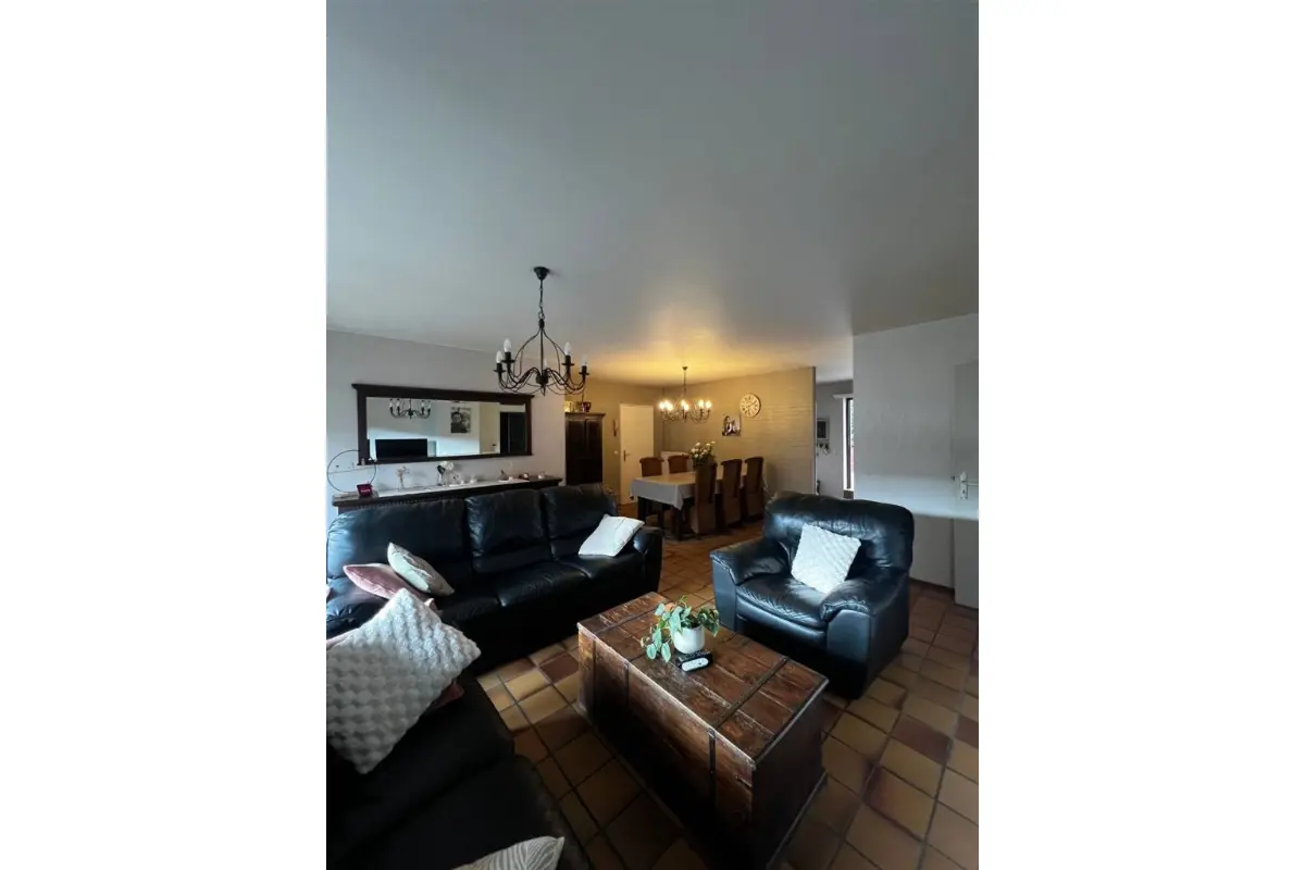 Appartement te  huur in Balen 2490 950.00€ 3 slaapkamers 109.00m² - Zoekertje 787025