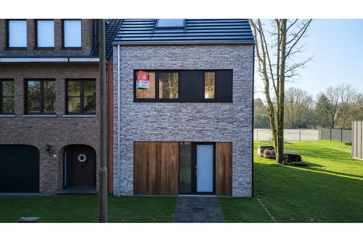 Huis te  koop in Brasschaat 2930 521345.00€ 4 slaapkamers 181.00m² - Zoekertje 787861