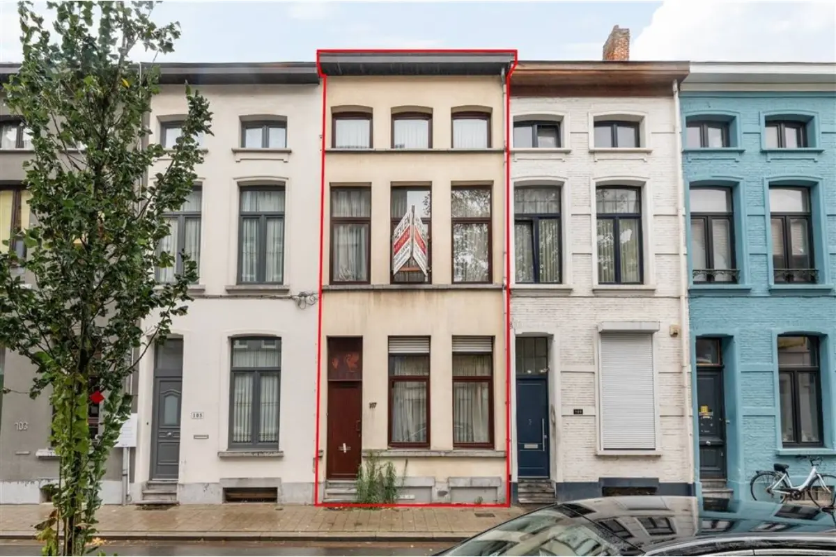 Huis te  koop in Borgerhout 2140 219000.00€ 4 slaapkamers 148.00m² - Zoekertje 787641