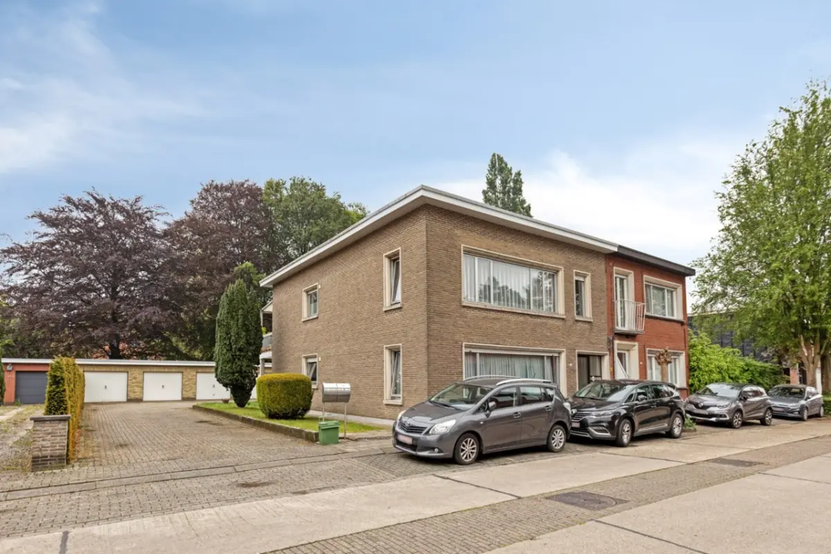 Huis te  koop in Brasschaat 2930 674000.00€ 4 slaapkamers 204.00m² - Zoekertje 788521