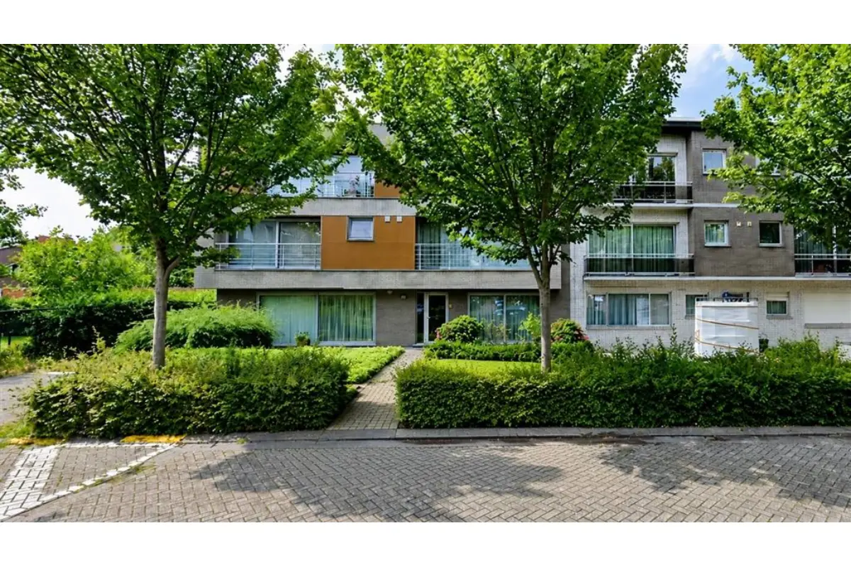 Appartement te  huur in Brasschaat 2930 1250.00€ 3 slaapkamers 113.00m² - Zoekertje 789418