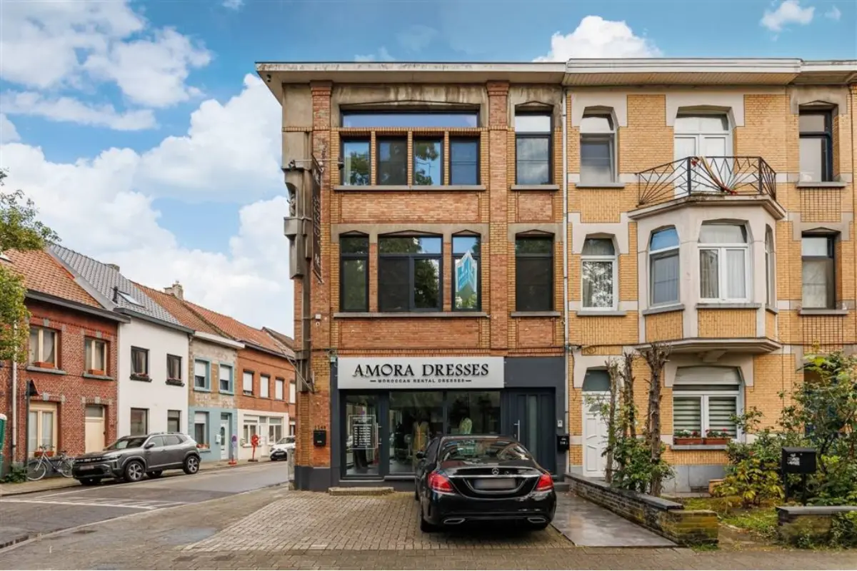 Handelszaak te  koop in Mechelen 2800 495000.00€ 2 slaapkamers m² - Zoekertje 789775