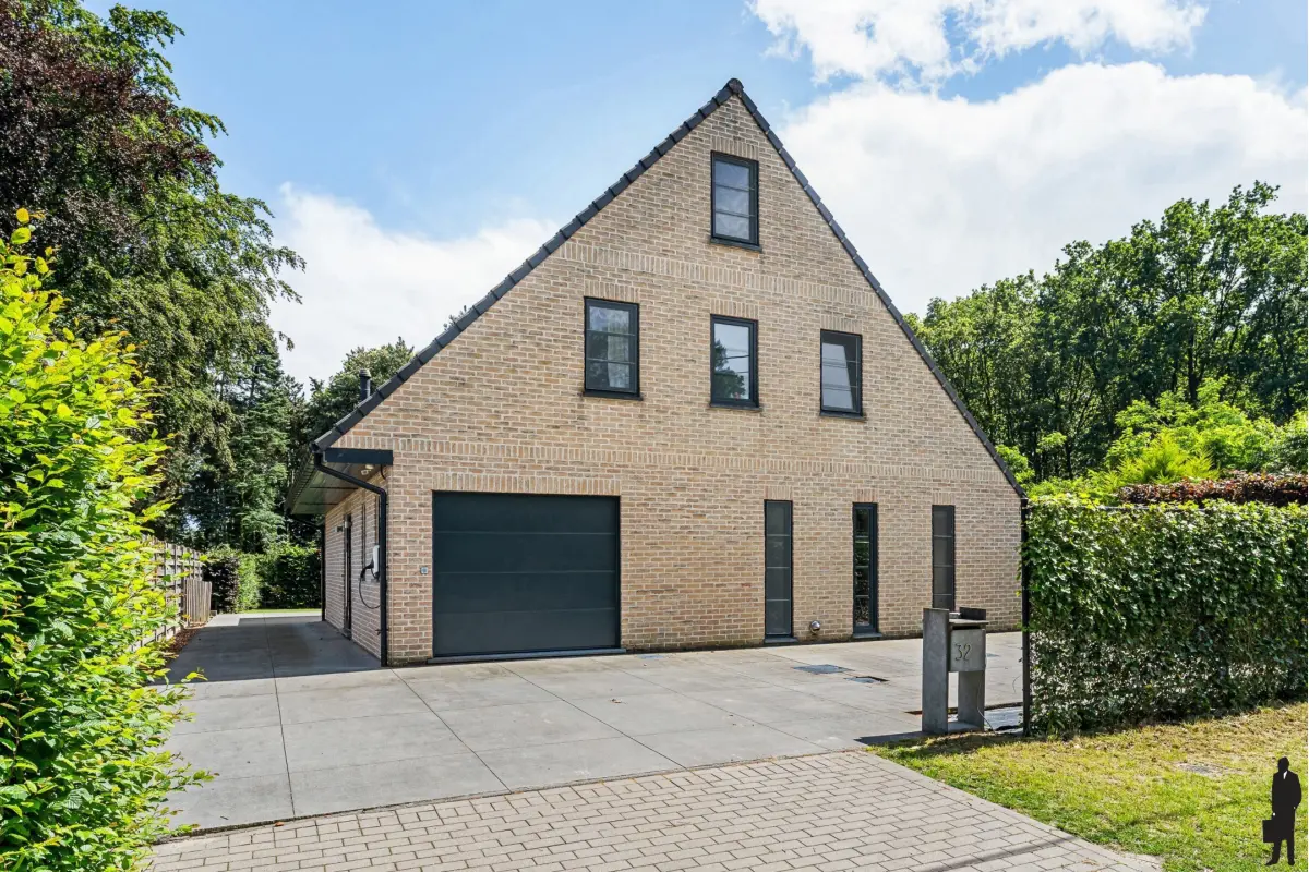Huis te  huur in Sint-Katelijne-Waver 2860 1800.00€ 4 slaapkamers 220.00m² - Zoekertje 789611