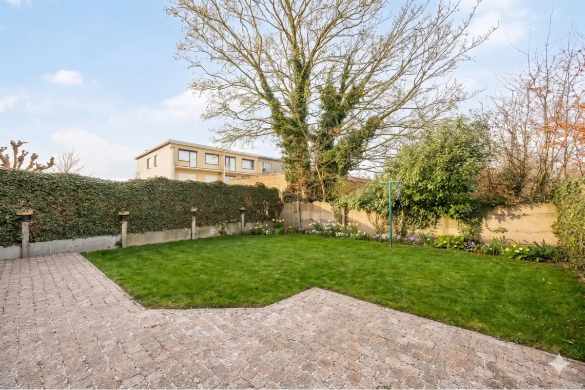 Huis te  koop in Wilrijk 2610 549000.00€ 4 slaapkamers 256.00m² - Zoekertje 789938