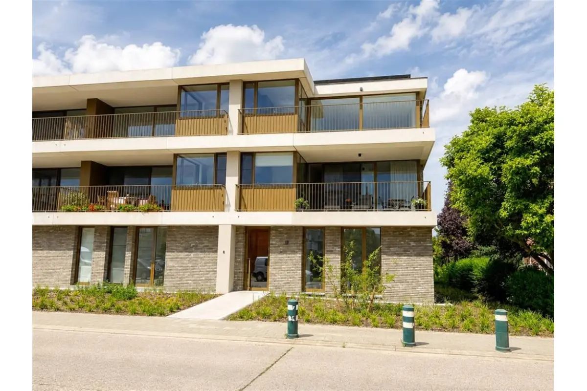 Appartement te  huur in Ranst 2520 1250.00€ 2 slaapkamers m² - Zoekertje 790225