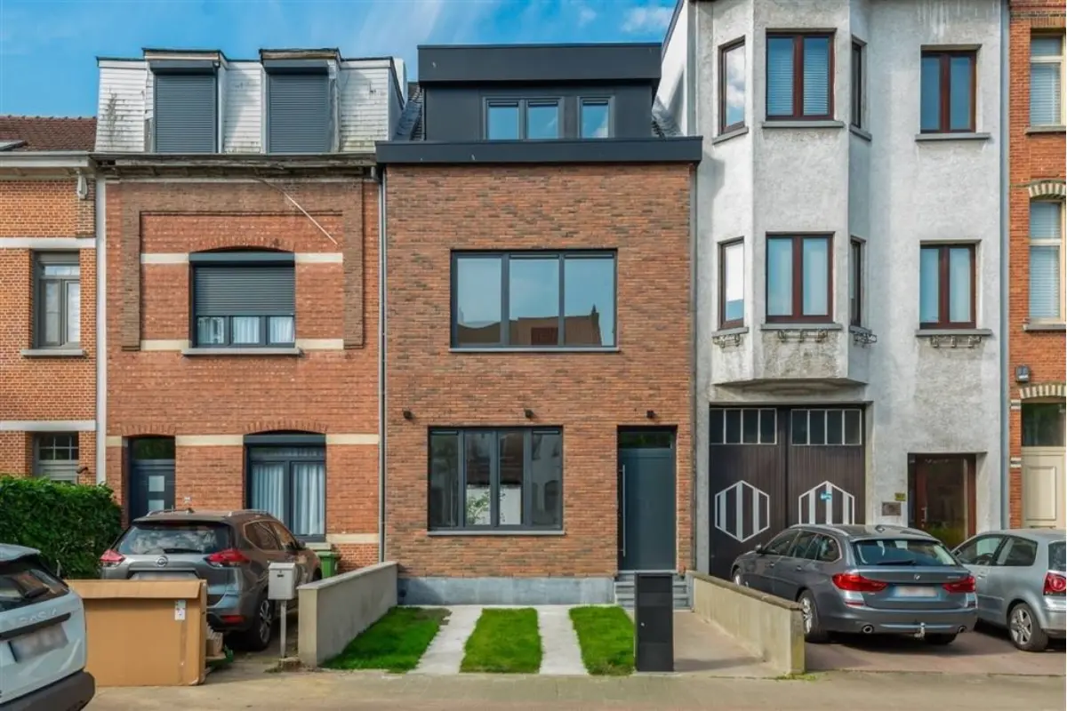 Huis te  huur in Schoten 2900 1925.00€ 4 slaapkamers 190.00m² - Zoekertje 790923