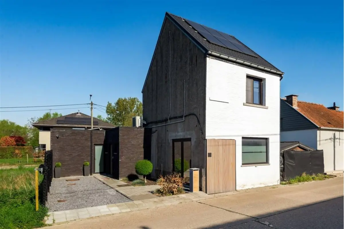 Huis te  koop in Lippelo 2890 425000.00€ 3 slaapkamers 172.00m² - Zoekertje 791007
