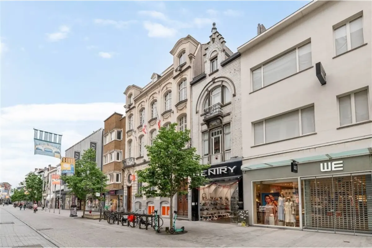 Handelszaak te  koop in Mechelen 2800 949000.00€  slaapkamers 318.00m² - Zoekertje 790946