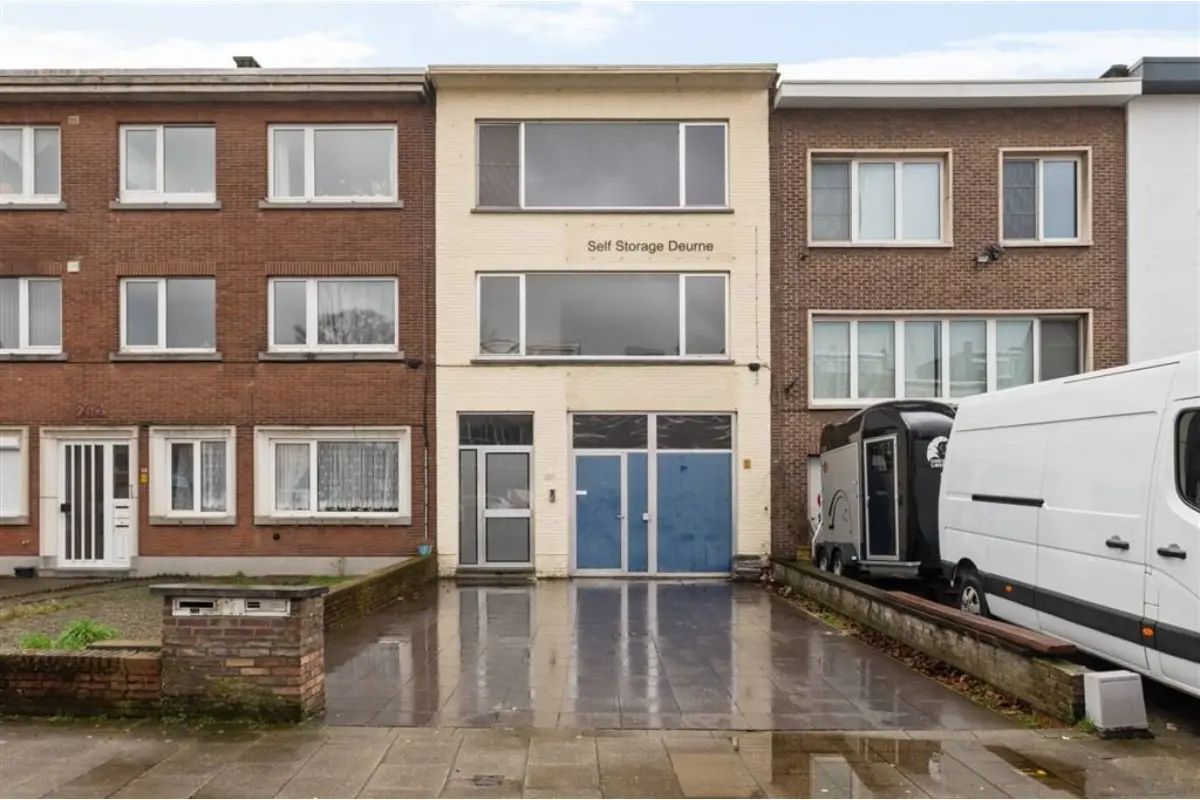 Huis te  koop in Deurne 2100 475000.00€ 2 slaapkamers 350.00m² - Zoekertje 791580