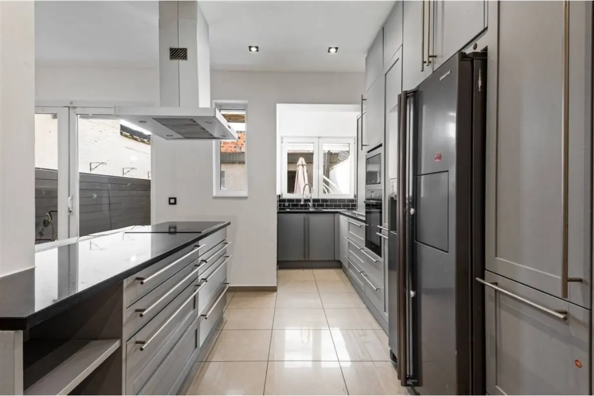 Huis te  koop in Deurne 2100 375000.00€ 3 slaapkamers 159.00m² - Zoekertje 791635