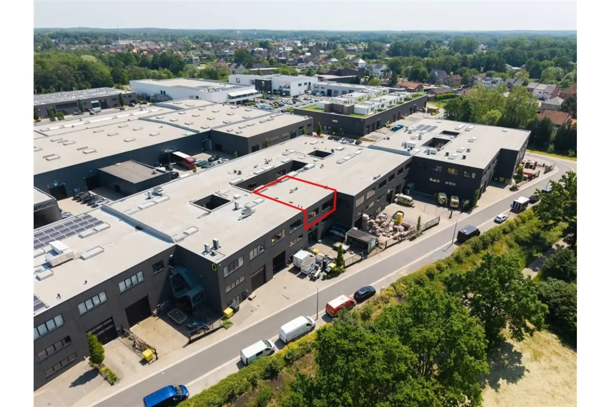 Handelszaak te  koop in Hulshout 2235 345000.00€  slaapkamers 171.89m² - Zoekertje 791744