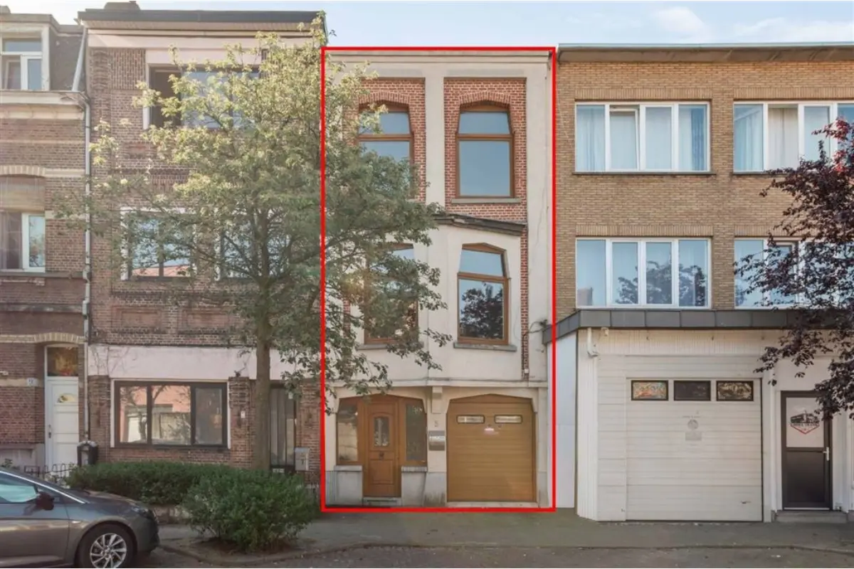 Huis te  koop in Merksem 2170 245000.00€ 3 slaapkamers 208.00m² - Zoekertje 791579