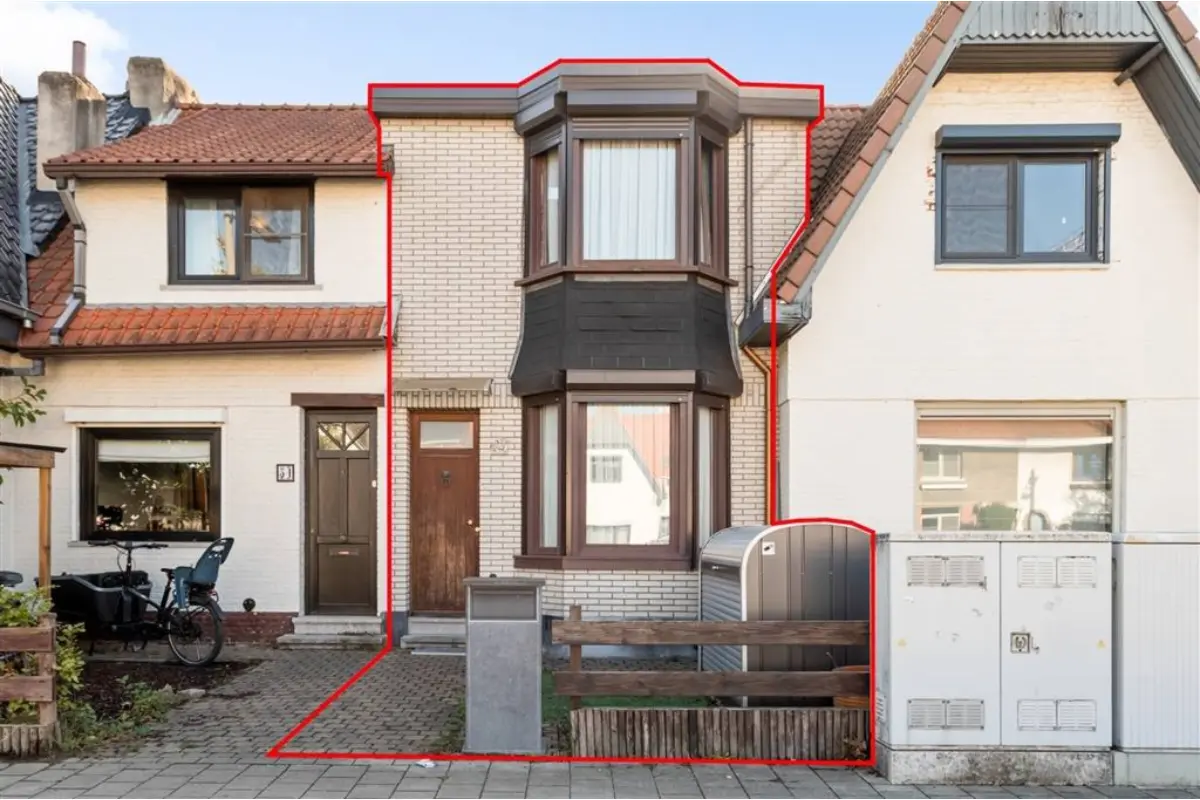 Huis te  koop in Deurne 2100 285000.00€ 2 slaapkamers 167.00m² - Zoekertje 791594