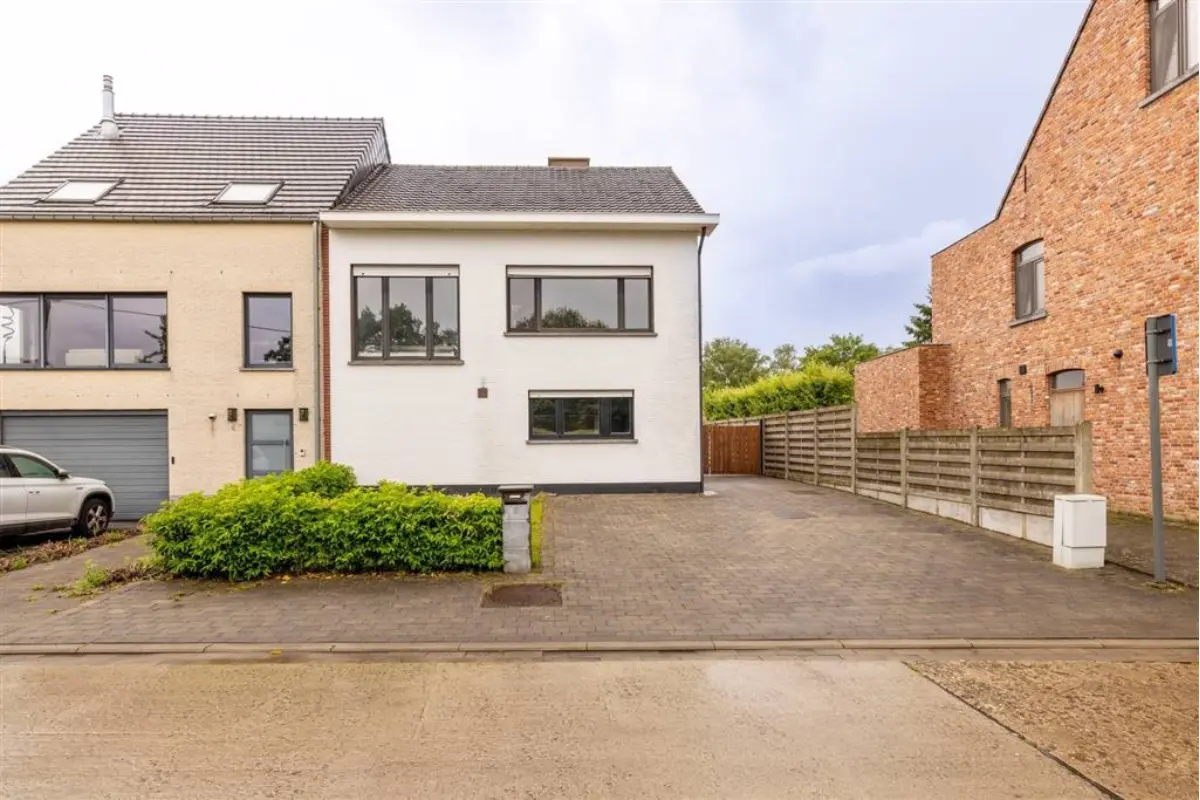 Huis te  koop in Malle 2390 449900.00€ 3 slaapkamers 169.00m² - Zoekertje 792798