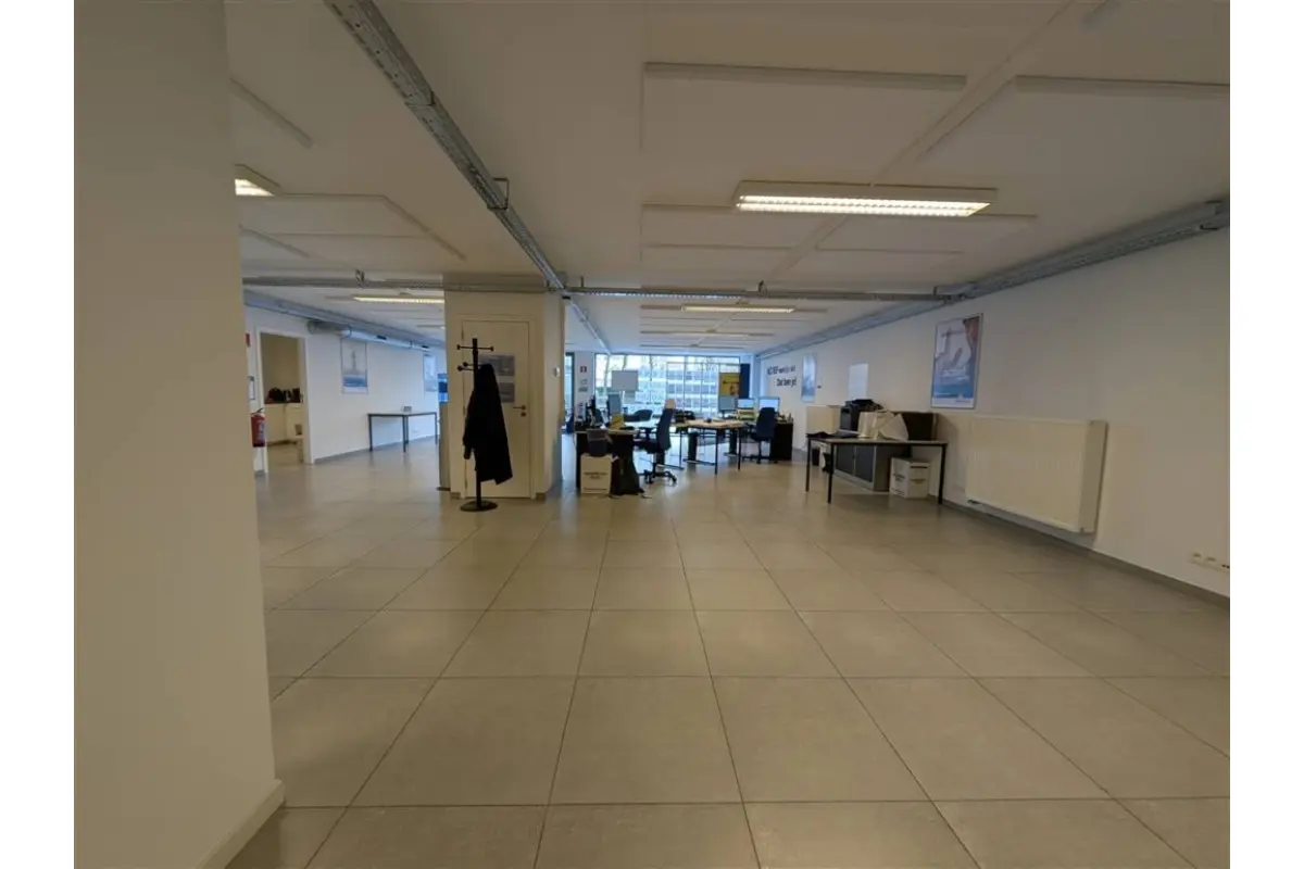 Handelszaak te  huur in Mortsel 2640 1790.00€  slaapkamers m² - Zoekertje 792696
