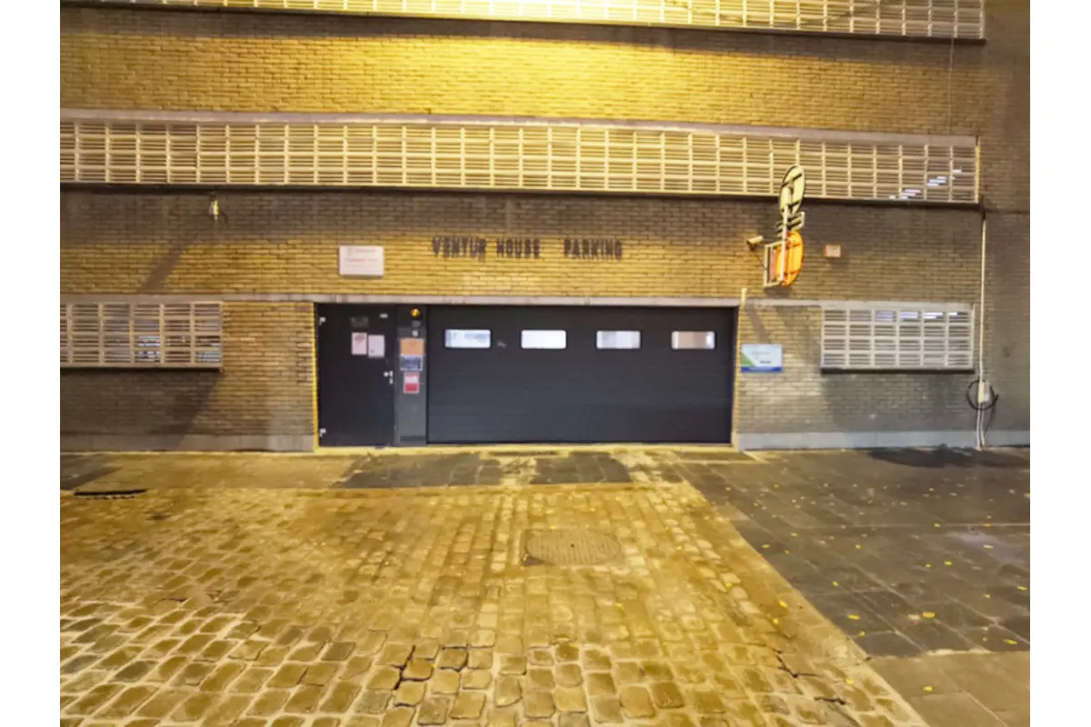 Parking & garage te  huur in Antwerpen 2000 37.00€  slaapkamers m² - Zoekertje 793410