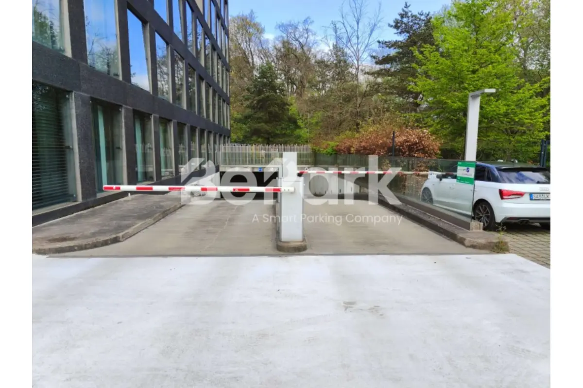 Parking & garage te  huur in Arendonk 2370 250.00€  slaapkamers m² - Zoekertje 793305