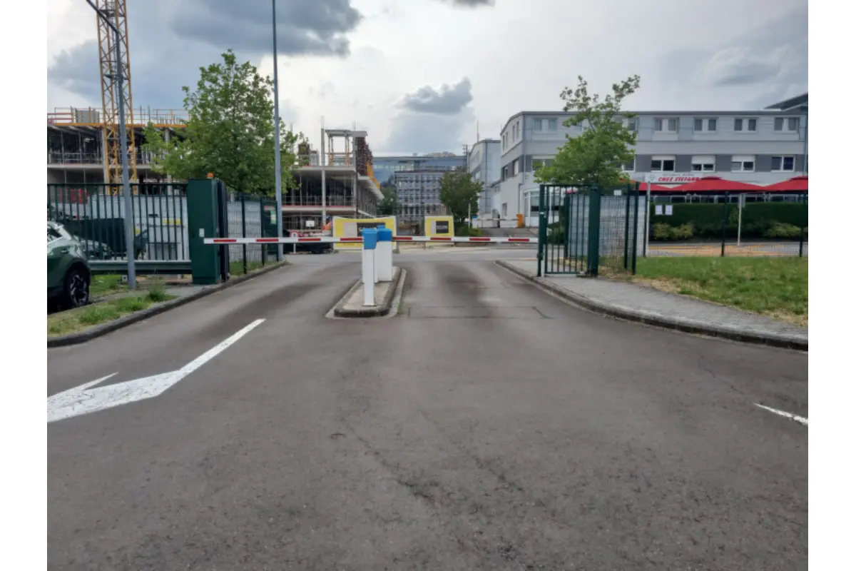 Parking te  huur in Boechout 2530 270.00€  slaapkamers m² - Zoekertje 793335