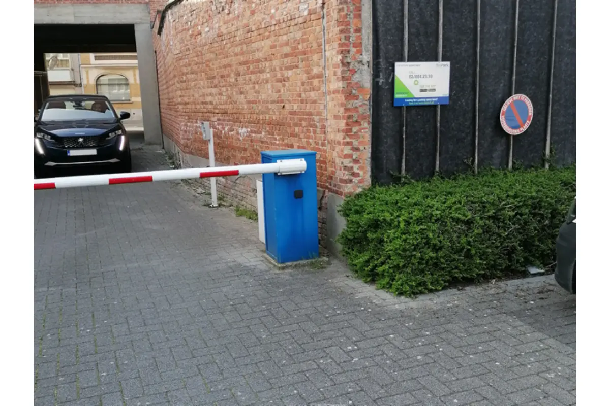 Parking te  huur in Mechelen 2800 6.00€  slaapkamers m² - Zoekertje 793431