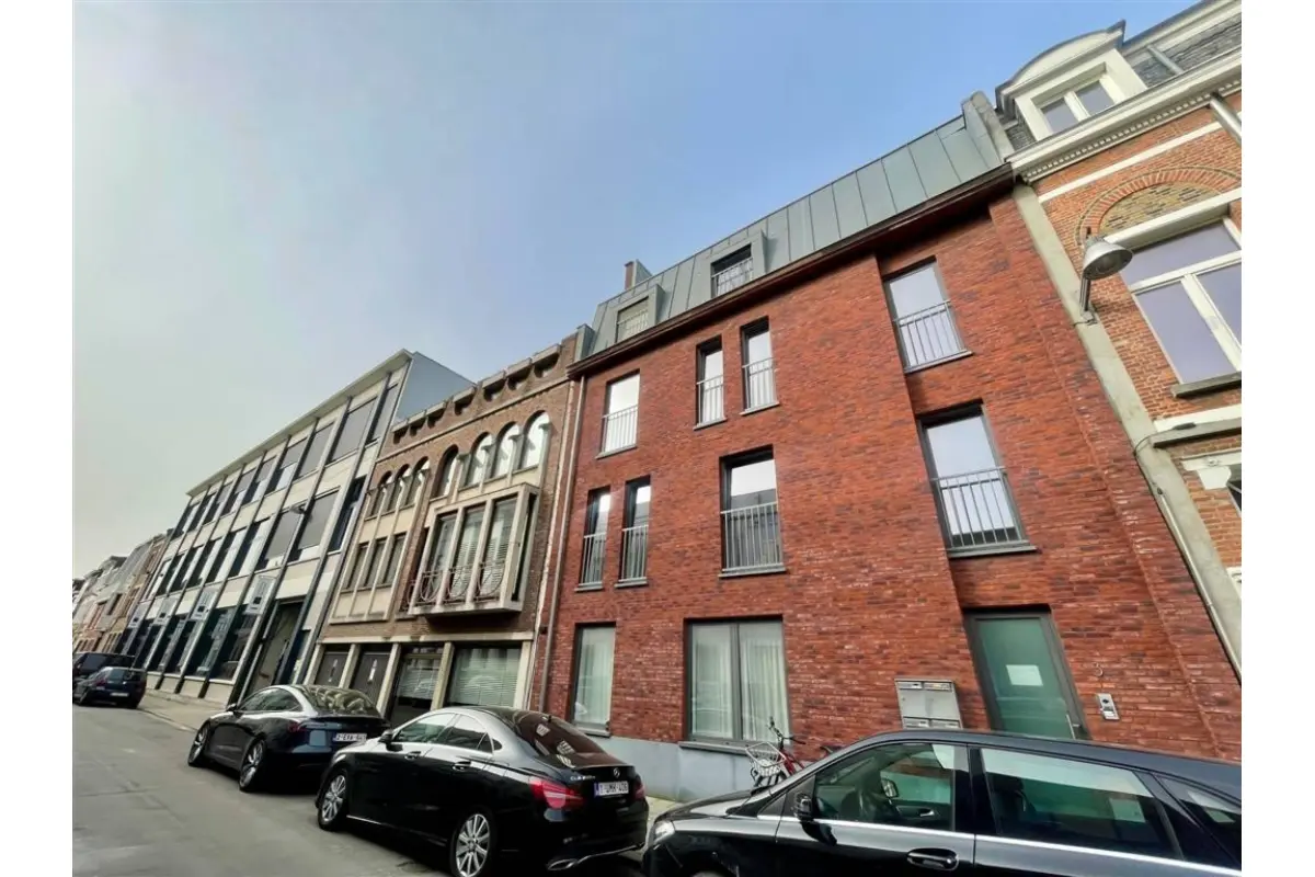 Appartement te  huur in Berchem 2600 1010.00€ 2 slaapkamers 100.00m² - Zoekertje 793768