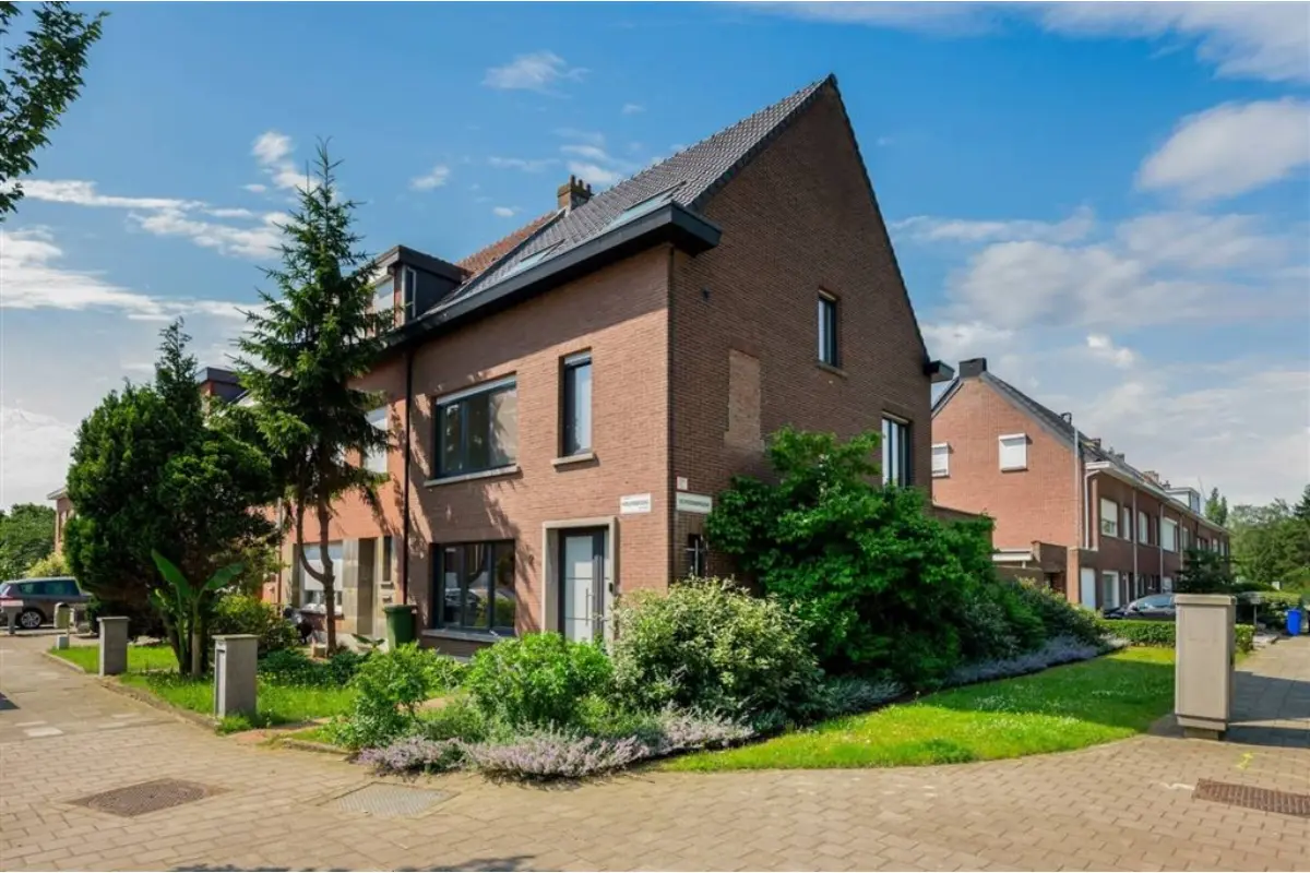 Huis te  koop in Ekeren 2180 459000.00€ 4 slaapkamers 181.00m² - Zoekertje 794323