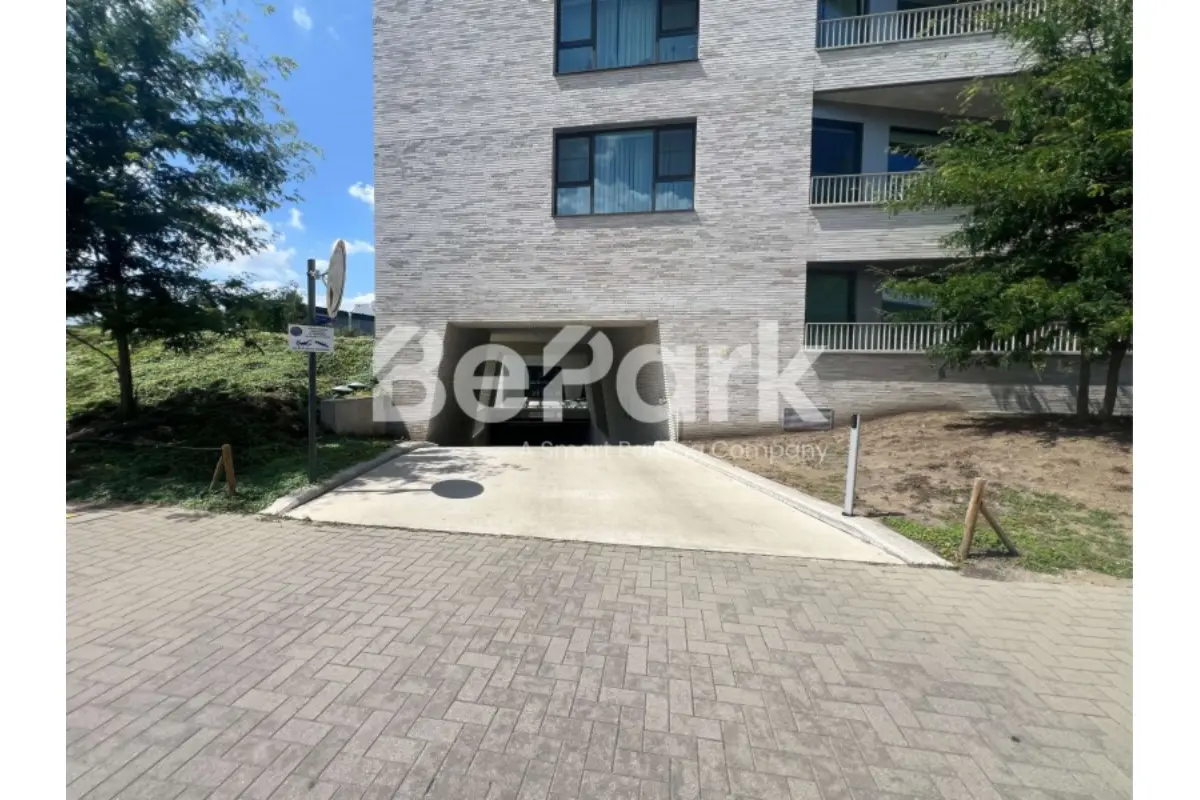 Parking te  huur in Antwerpen 2018 150.00€  slaapkamers m² - Zoekertje 793423