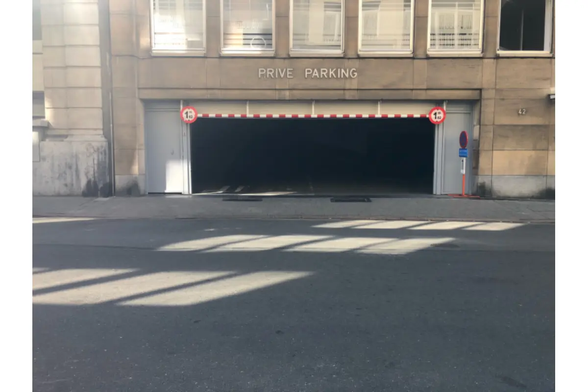 Parking & garage te  huur in Antwerpen 2000 7.00€  slaapkamers m² - Zoekertje 793411