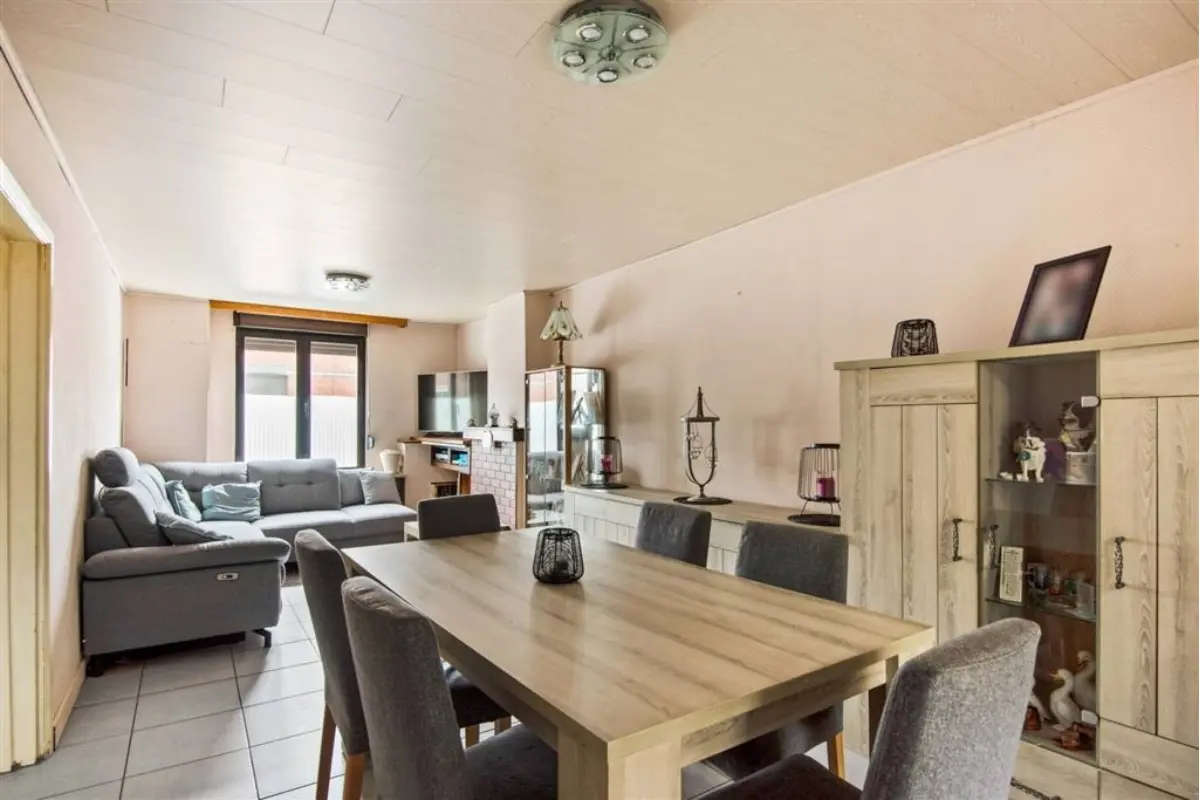 Huis te  koop in Hoboken 2660 299000.00€ 4 slaapkamers 204.00m² - Zoekertje 793739