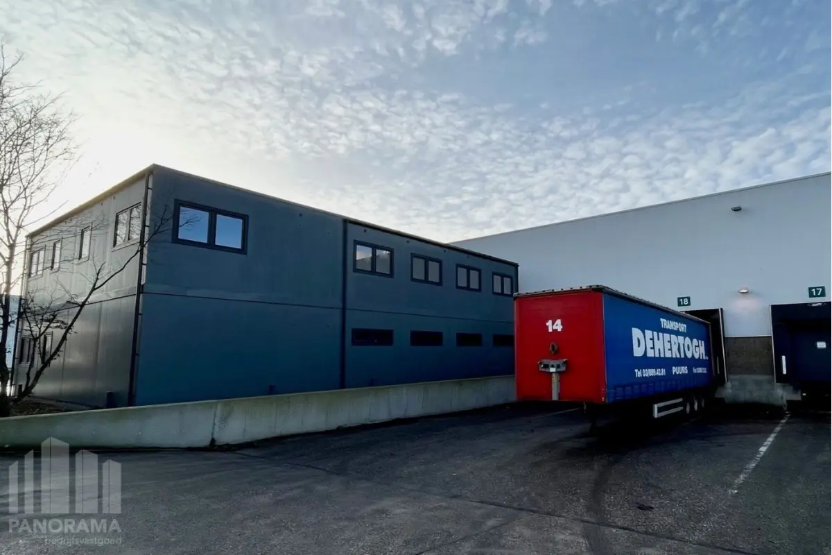 Handelszaak te  huur in Bornem 2880 0.00€  slaapkamers 10686.00m² - Zoekertje 802288
