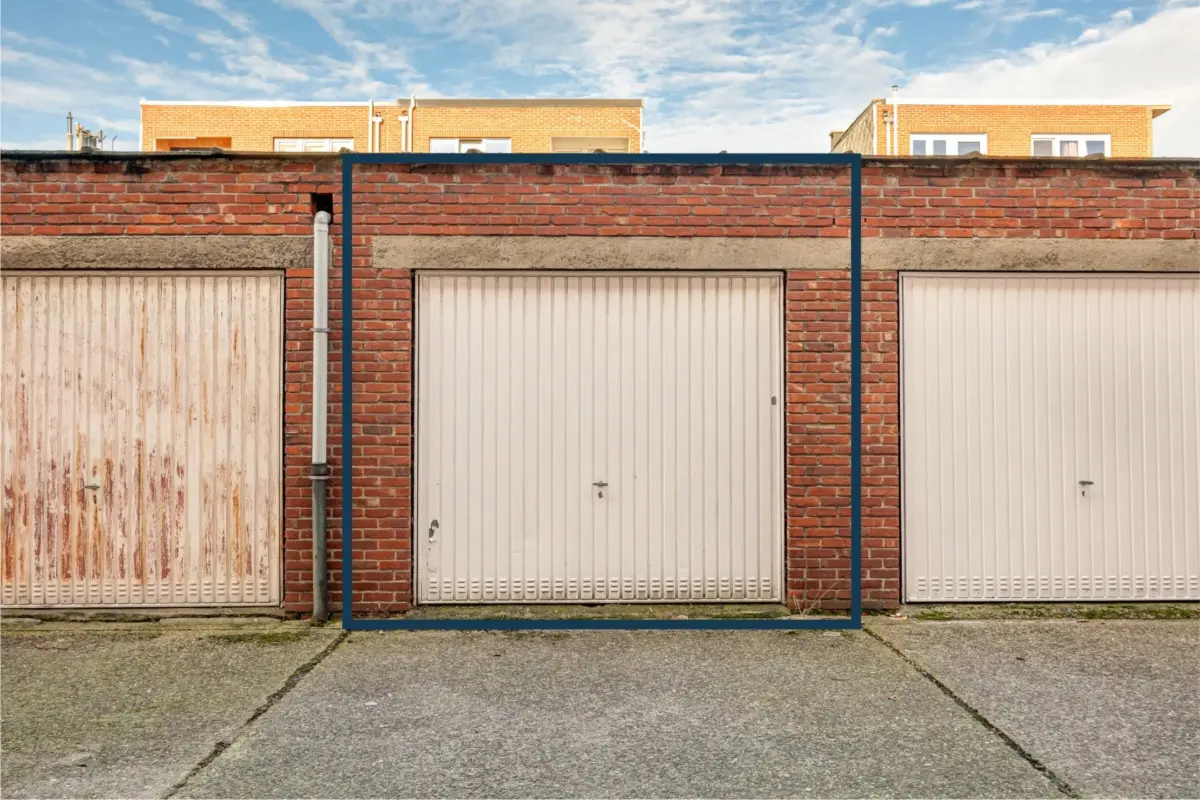 Parking & garage te  koop in Merksem 2170 25000.00€  slaapkamers m² - Zoekertje 802233