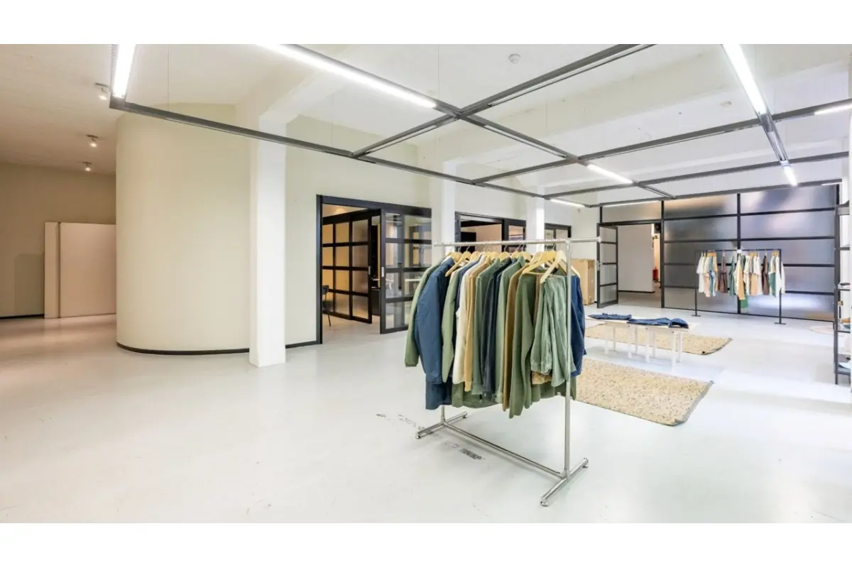 Handelszaak te  huur in Antwerpen 2000 3877.50€  slaapkamers m² - Zoekertje 804157