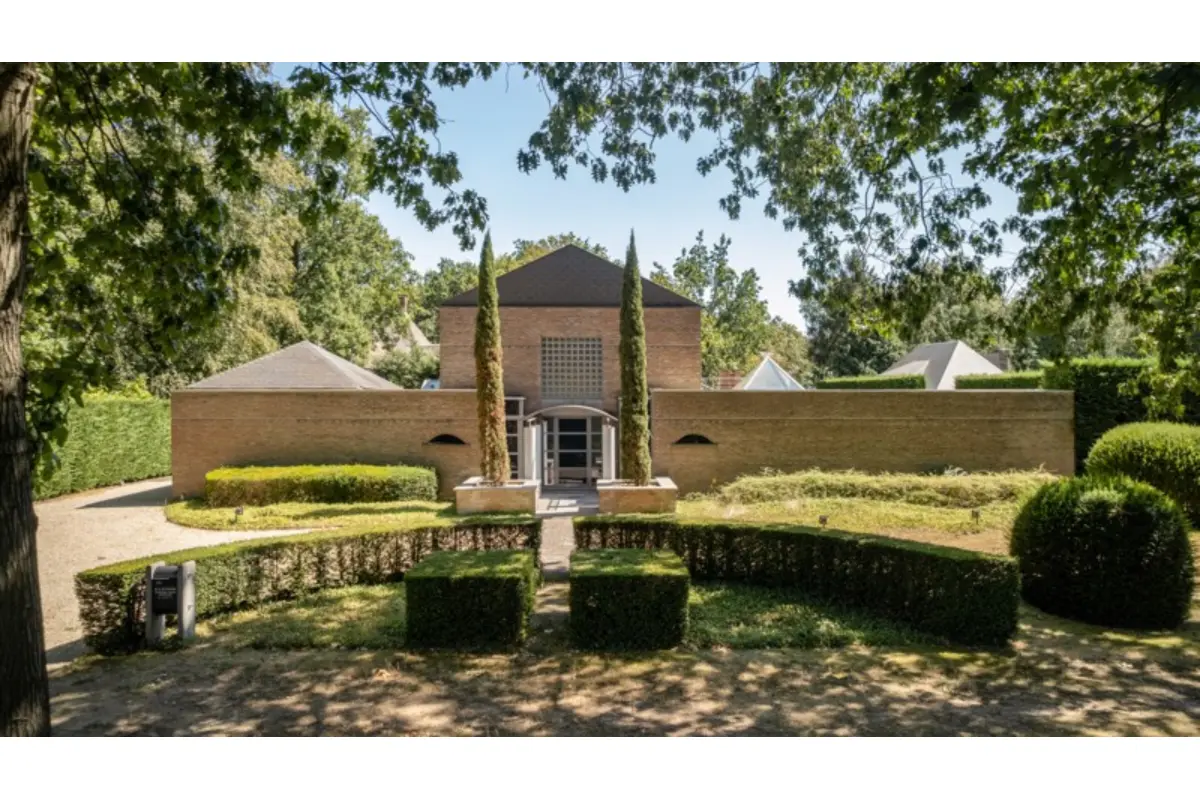 Huis te  koop in Brasschaat 2930 1280000.00€ 3 slaapkamers 425.00m² - Zoekertje 805751