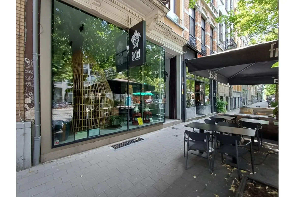 Handelszaak te  huur in Antwerpen 2000 4500.00€  slaapkamers m² - Zoekertje 807734