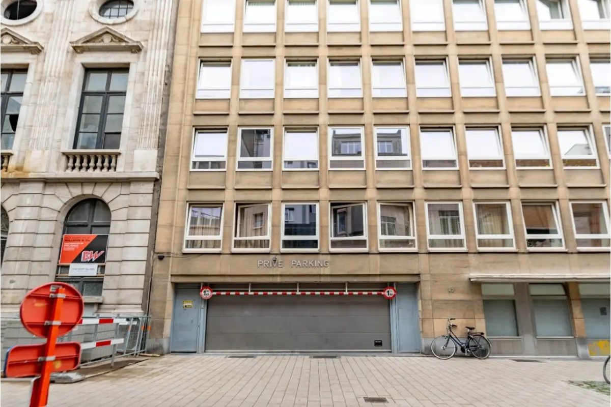 Parking te  huur in Antwerpen 2000 120.00€  slaapkamers m² - Zoekertje 808065