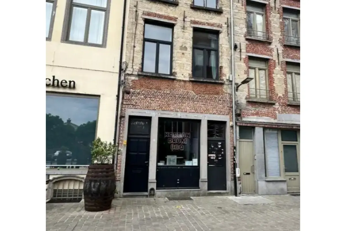 Handelszaak te  huur in Antwerpen 2000 2950.00€  slaapkamers m² - Zoekertje 808064