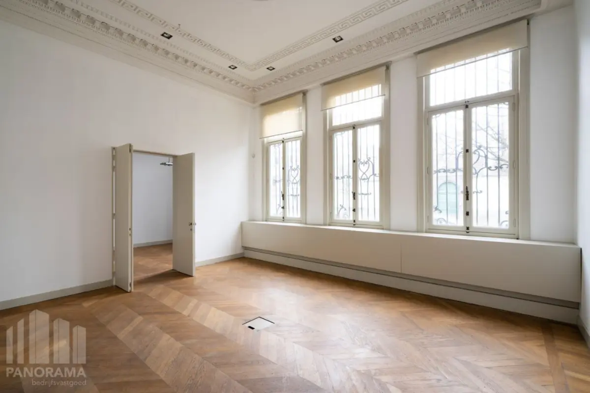 Handelszaak te  huur in Antwerpen 2000 2833.00€  slaapkamers 231.00m² - Zoekertje 808741