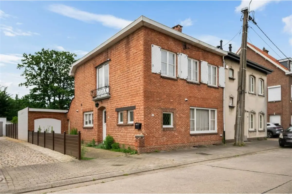 Huis te  koop in Lier 2500 325000.00€ 3 slaapkamers 183.00m² - Zoekertje 809849