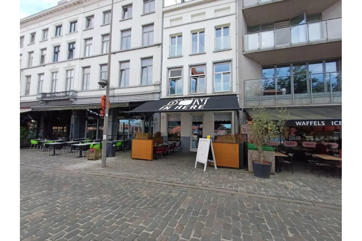 Handelszaak te  huur in Antwerpen 2000 3900.00€  slaapkamers m² - Zoekertje 811123
