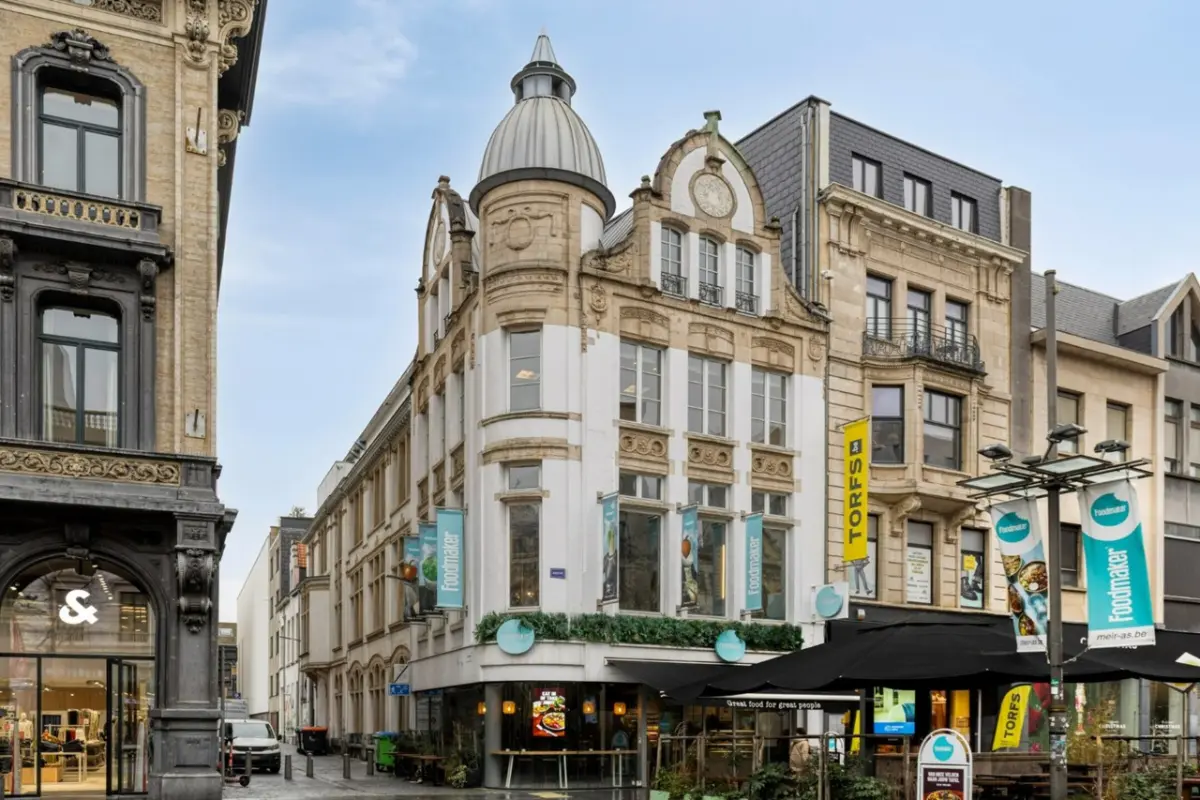 Handelszaak te  huur in Antwerpen 2000 4850.00€  slaapkamers m² - Zoekertje 811756