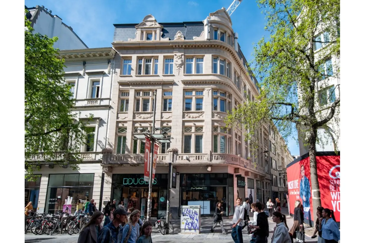 Handelszaak te  huur in Antwerpen 2000 3225.00€  slaapkamers 215.00m² - Zoekertje 813721