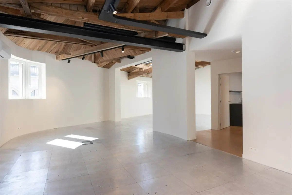 Handelszaak te  huur in Antwerpen 2000 3105.00€  slaapkamers m² - Zoekertje 813722