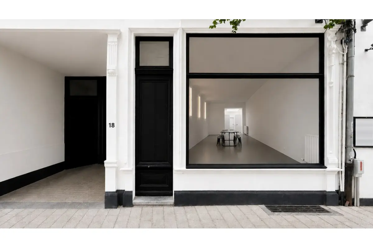 Handelszaak te  huur in Antwerpen 2000 1495.00€  slaapkamers m² - Zoekertje 814353